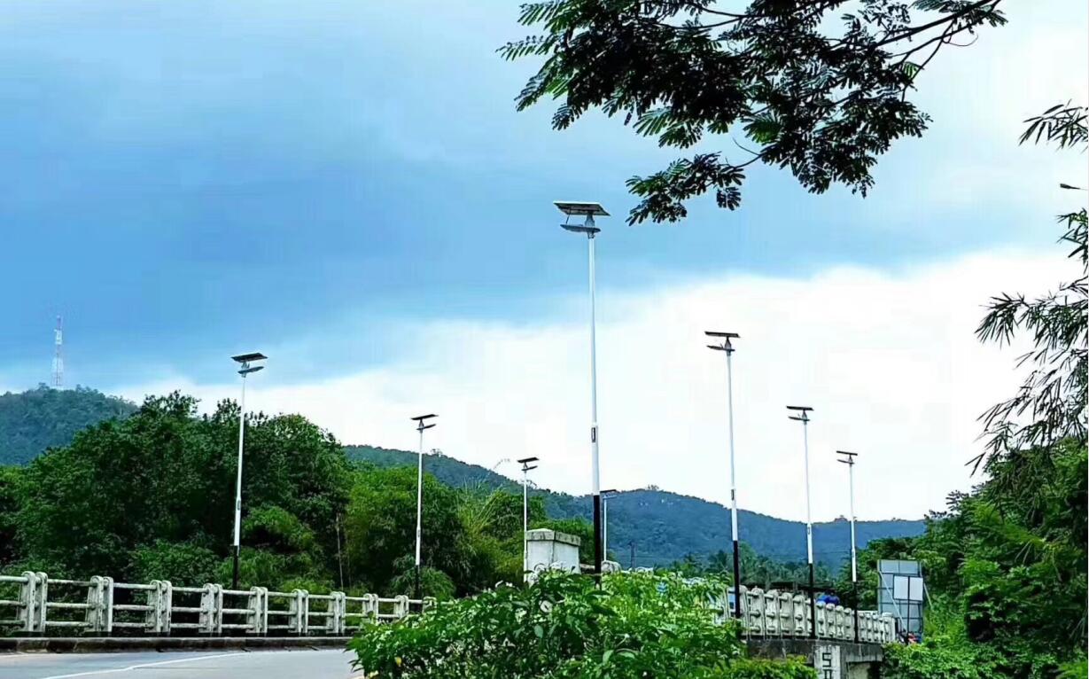 太陽能草坪燈的特點(diǎn)優(yōu)勢(shì)